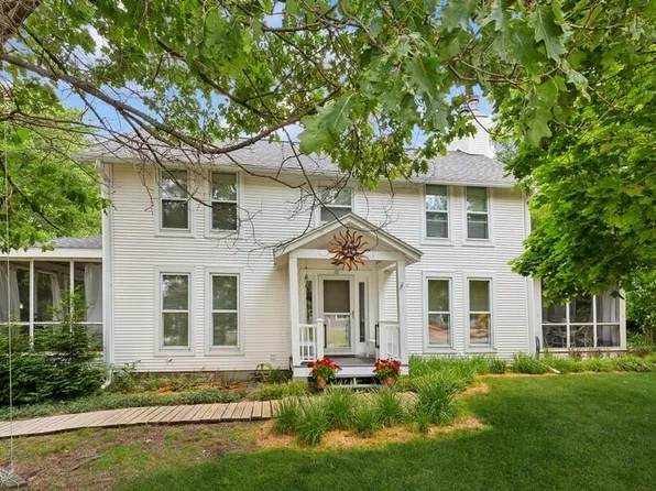 117 N Townsend St, New Buffalo, MI 49117