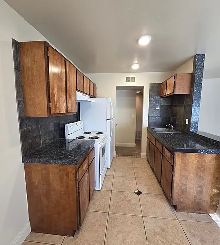 2580 E St Photo 1
