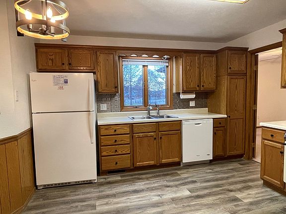 2nd image of 1503 Woodland Cir