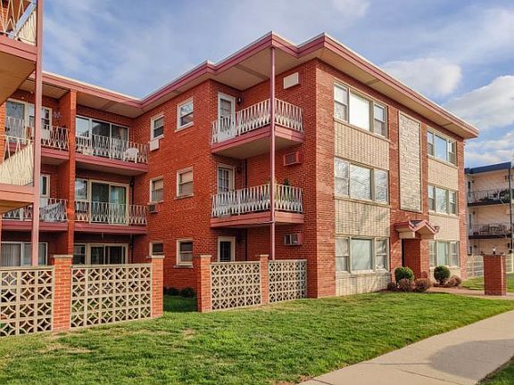 2nd image of 3023 N Paris Ave #107