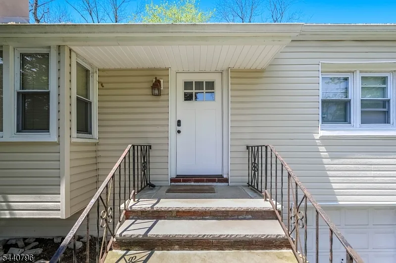 1 bed, 1.0 bath, $1,950 — Photo 2