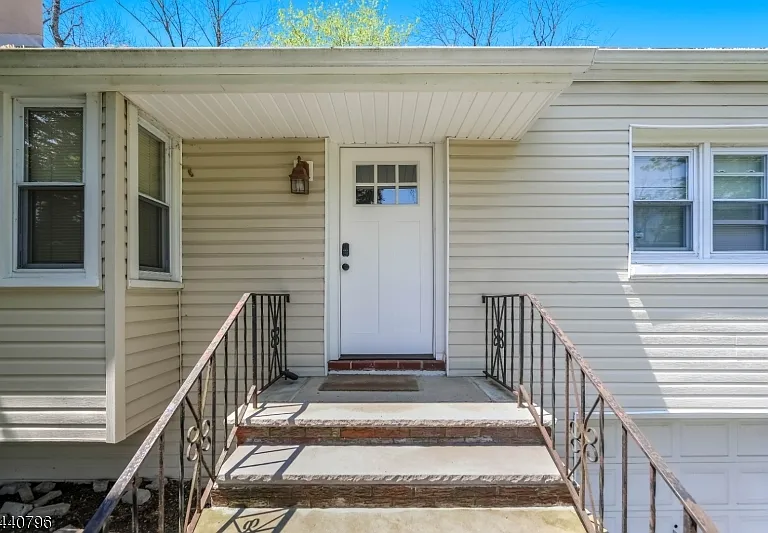 6 Waughaw Rd — Photo 2