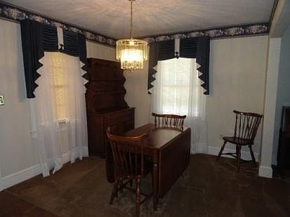 3rd image of 360 Knollwood Dr