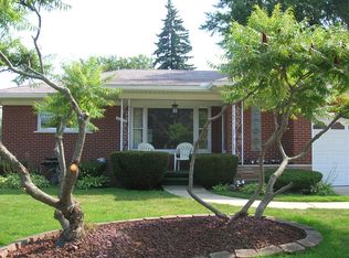 20912 Benjamin St, Saint Clair Shores, MI 48081