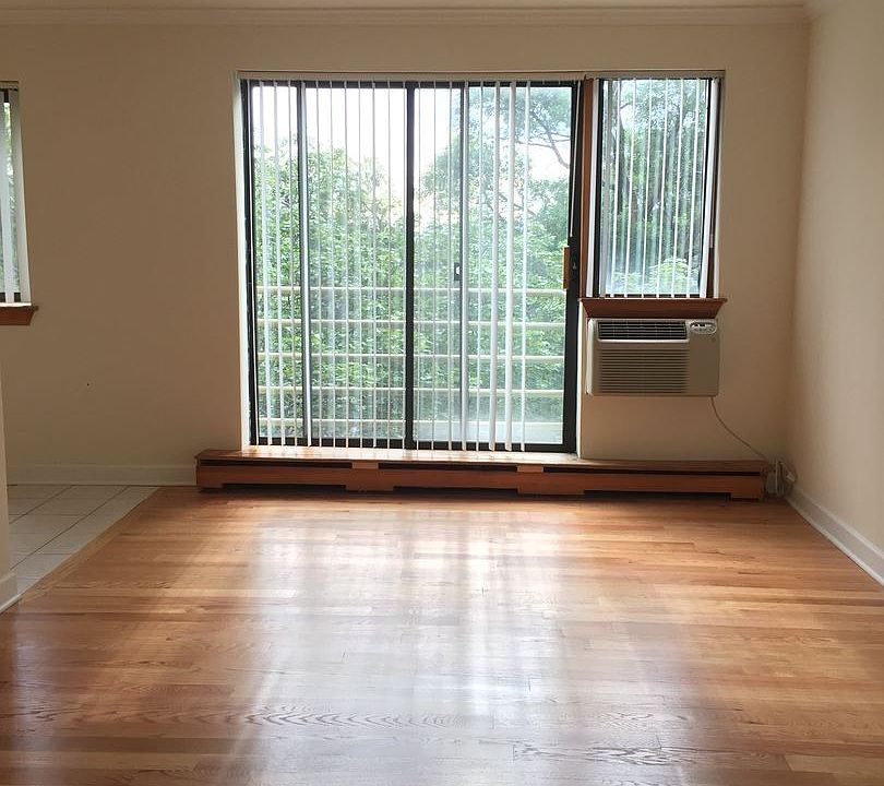1st image of 5423 N Winthrop Ave APT 501