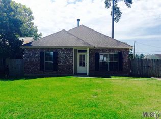 7352 Robinson Dr, Denham Springs, LA 70706