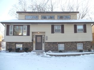 3909 Clearbrook Ave, McHenry, IL 60050