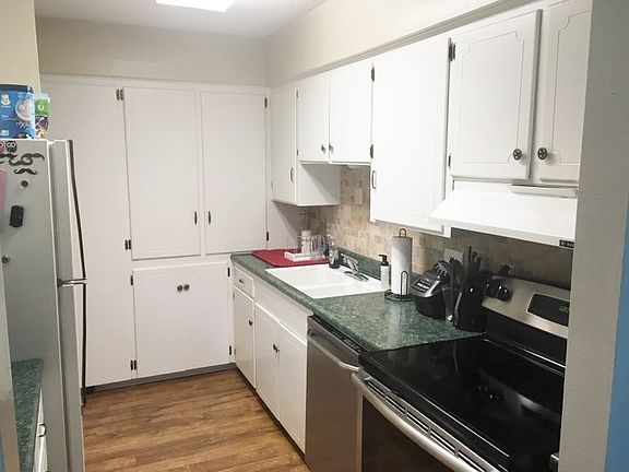 5th image of 2480 University Ave Unit C