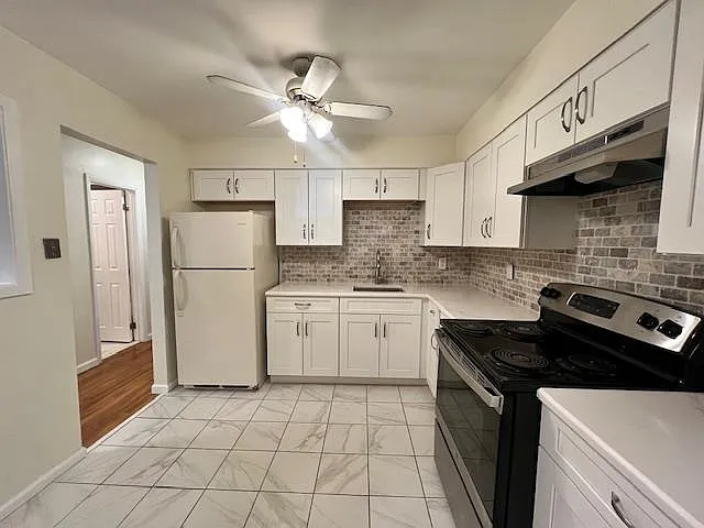 44 W 56th St #1 — Photo 8
