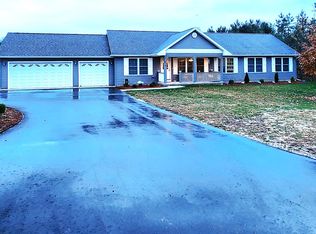 676 Pine Meadow Ln, Harbor Springs, MI 49740