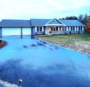 676 Pine Meadow Ln, Harbor Springs, MI, 49740