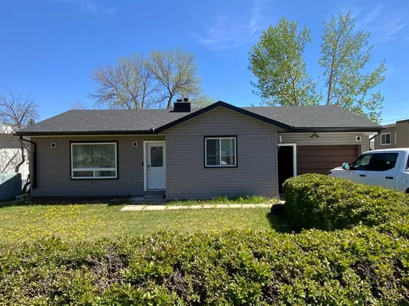 422 W Arena Ave, Trochu, AB T0M 2C0