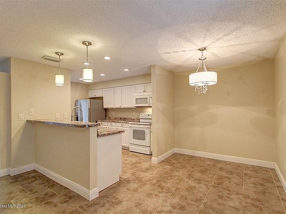 2nd image of 283 E Towne Pl #1