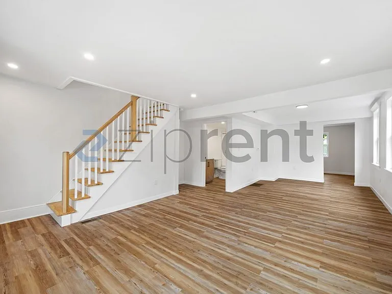 19 Oliver St #19 — Photo 5