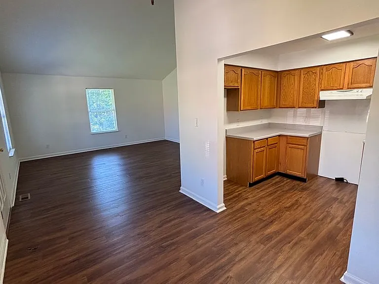 1712 Delaware Ave — Photo 9