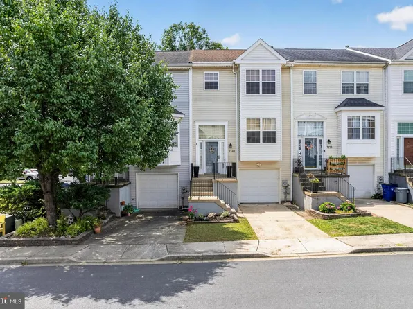 7128 Collinsworth Pl, Frederick, MD 21703