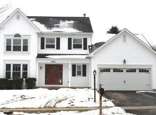 943 Milford St, Cary, IL 60013