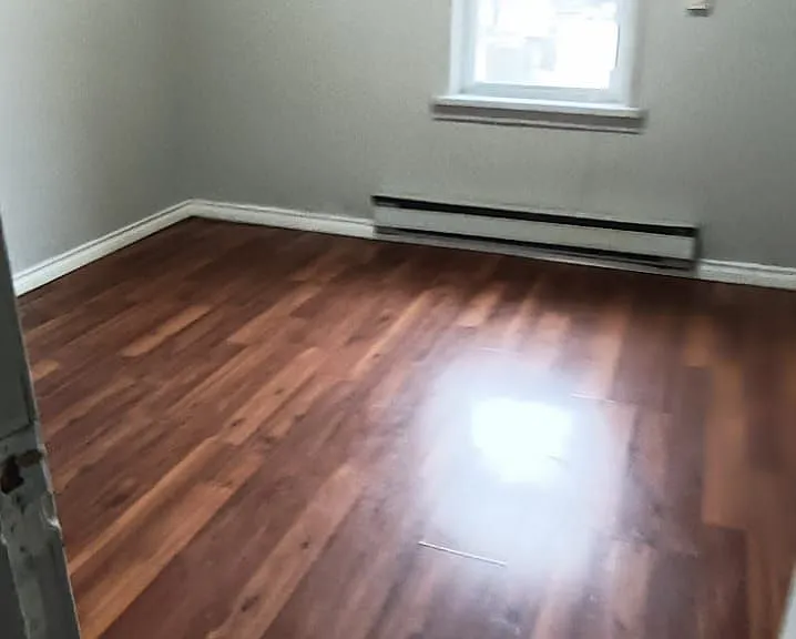 1240 Niagara St — Photo 5