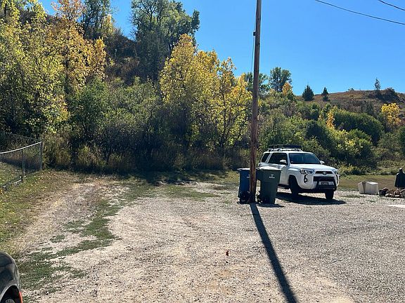 4th image of 532 Johnson Ln