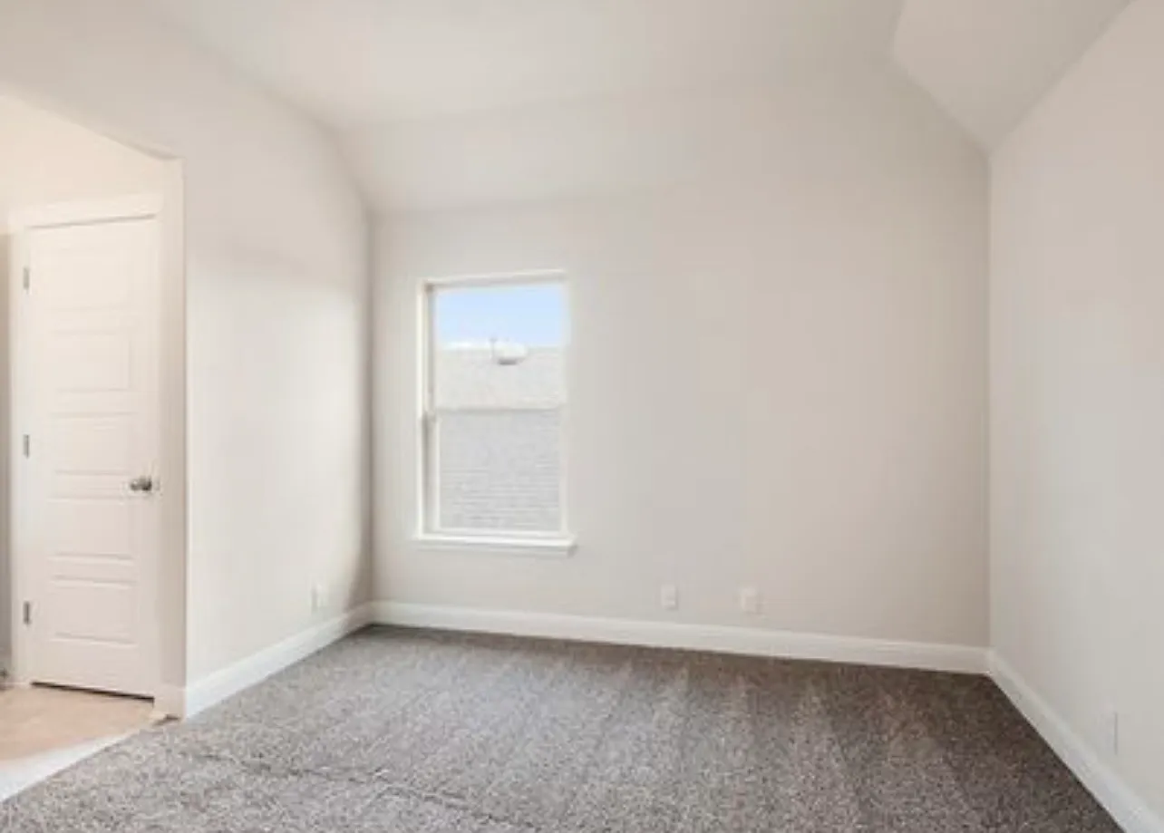 4 bed, 2853 sqft, $2,900 — Photo 4