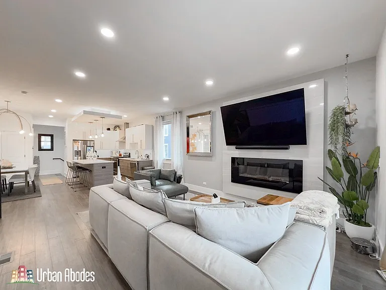 1812 N Sawyer Ave #1RAC — Photo 7