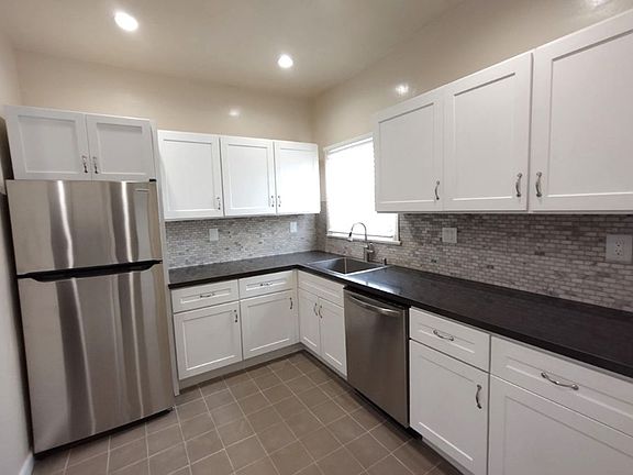 5th image of 4721 10th Ave #4727