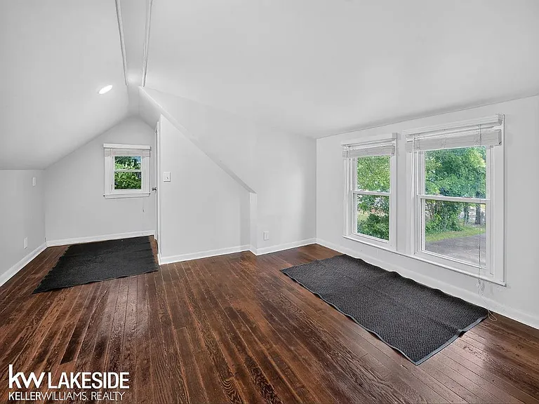 388 E South Blvd — Photo 21