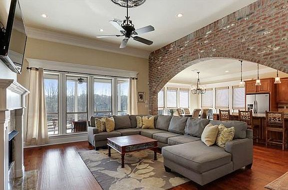 4th image of 17920 Villa Lake Ave