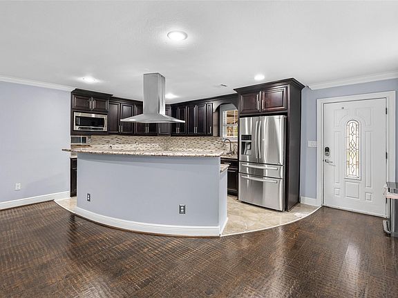 4th image of 1022 Brooks Ave