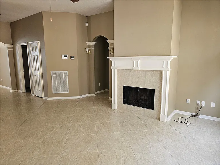 27182 Kings Manor Dr S — Photo 10