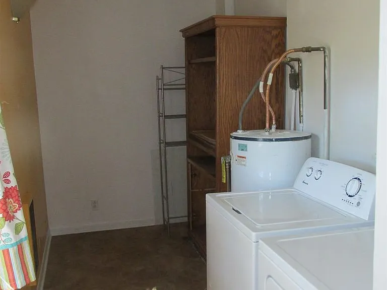 304 Walker St — Photo 12