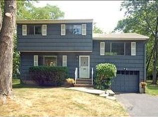 61 Cromwell Ct, Berkeley Heights, NJ 07922