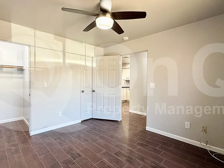 1414 E Grovers Ave #5 — Photo 8