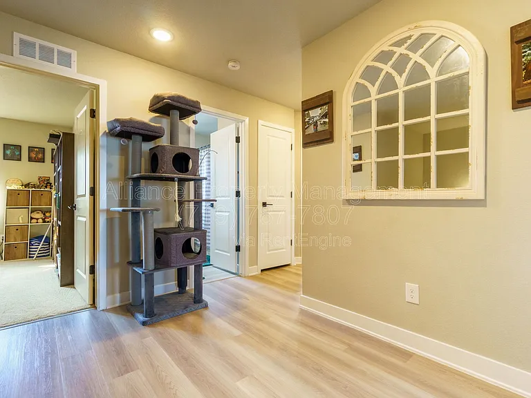 10477 Luneth Dr — Photo 13