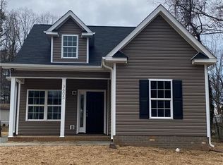 22 Rocky Rdg, Greensboro, NC 27405