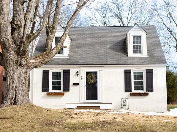 609 N Madison Ave, Grove City, PA 16127