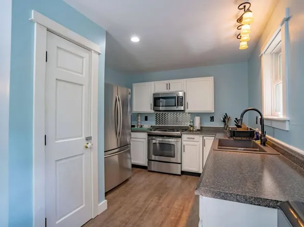 The Eagles Nest, 14 Gifford Ln #E1240578c, Bucksport, ME 04416