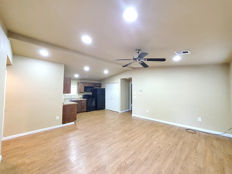 610 N Wentz St #1/2 — Photo 13