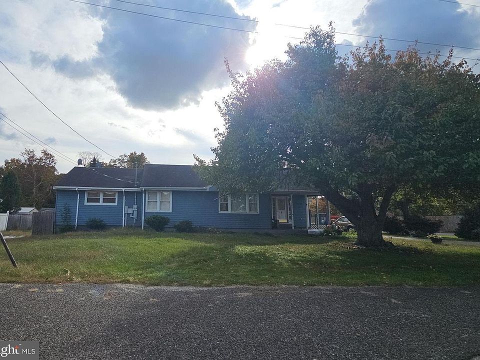 1st image of 68 Lakeside Dr