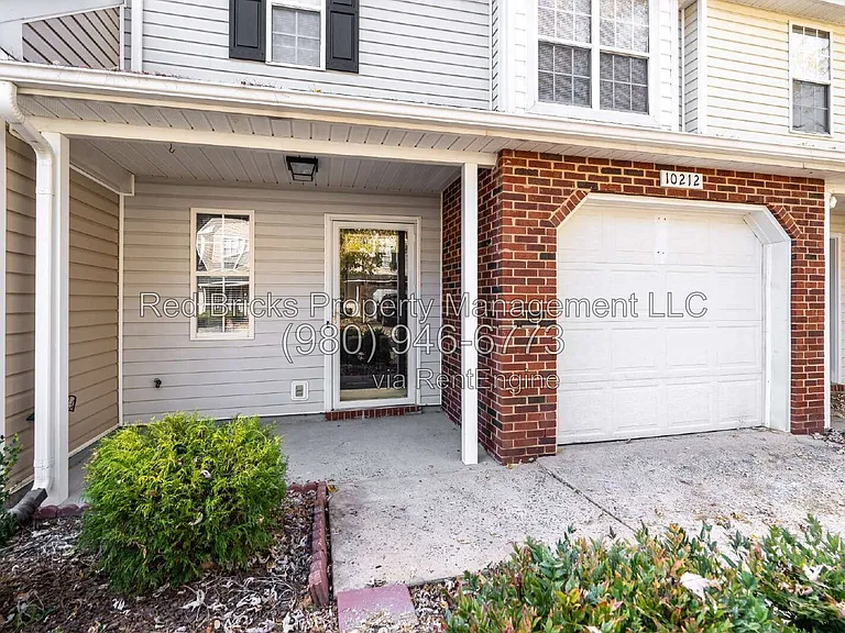 10212 University Park Ln — Photo 3