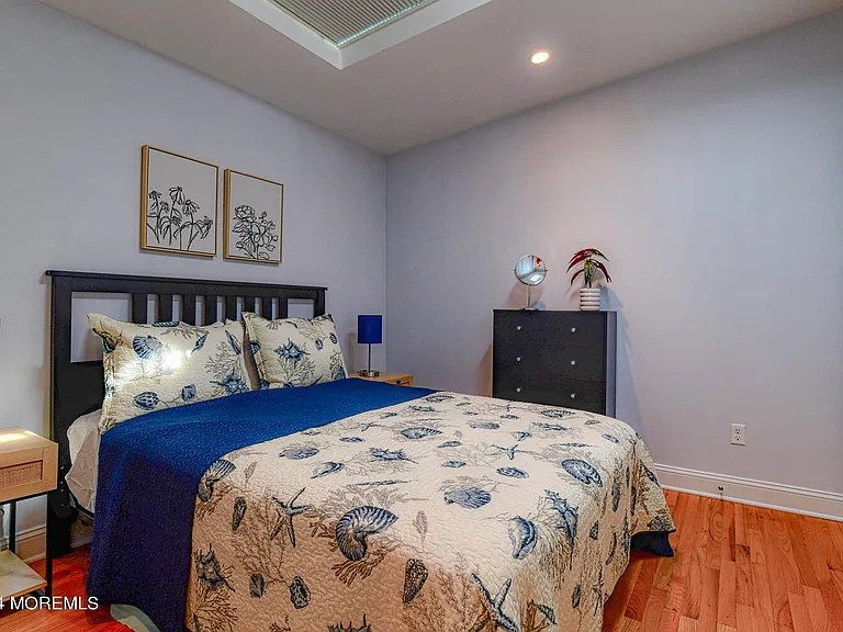 94 Clark Ave — Photo 15
