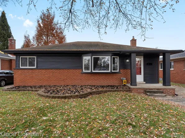 20909 Yale St, Saint Clair Shores, MI 48081