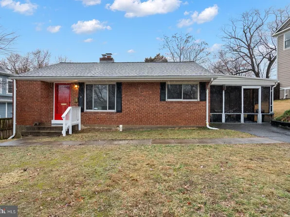 32 N Floyd St, Alexandria, VA 22304