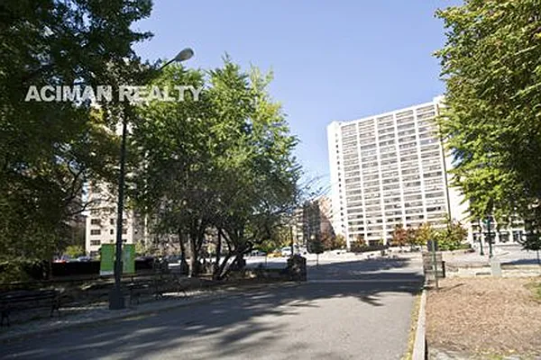 Rented by Aciman Realty LLC | media 13
