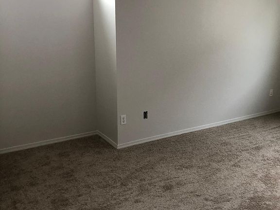 3rd image of 226 Whitman Pl NE