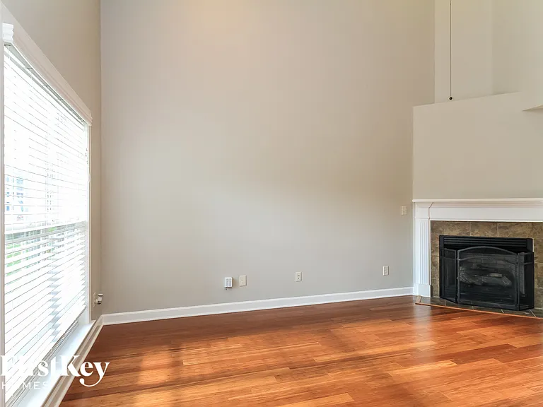4701 Audrey Dr — Photo 4