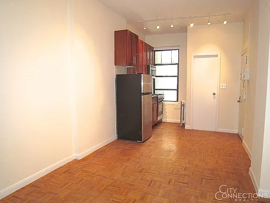 Rented by City Connections Realty | media 35