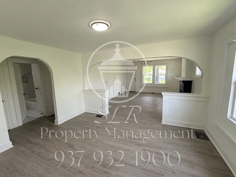 3925 Hoover Ave — Photo 9