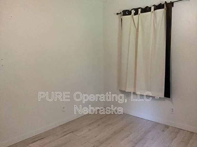 105 N Elm St — Photo 13