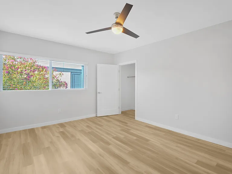 3650 Newton — Photo 24